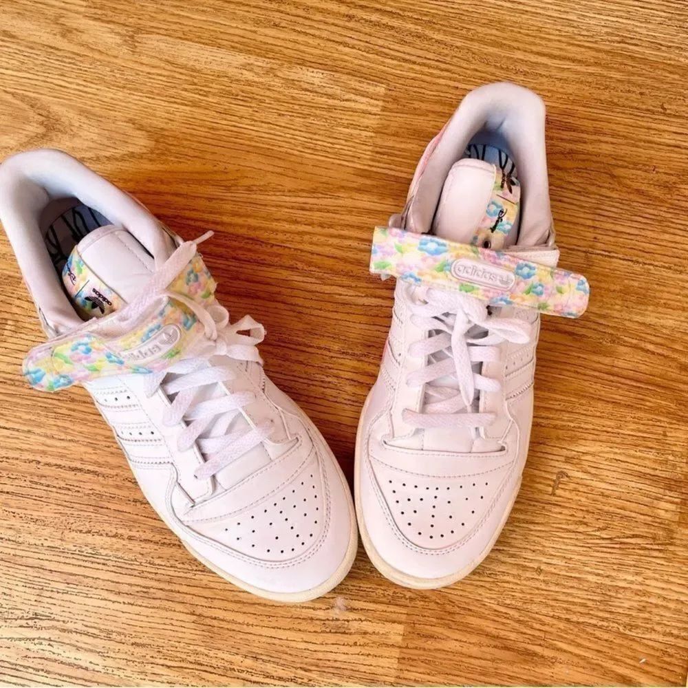 Adidas Disney Forum 84 Low
Women's Shoes